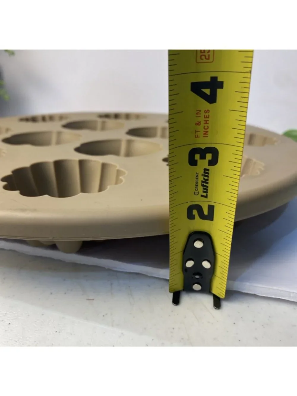 Pampered Chef Silicone Bakeware Floral Cupcake Pan Item #1613